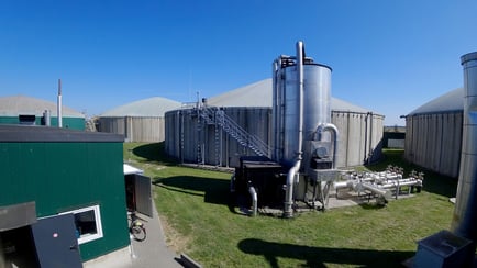 The Darchau biogas plant’s operating site includes storage areas for up to 45,000 t of input material